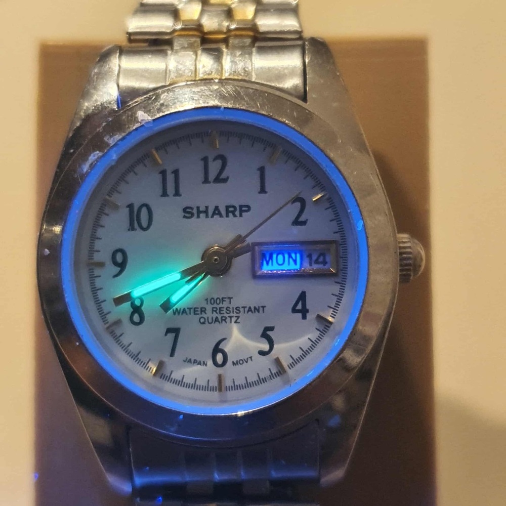 Vtg Sharp Silver/White Stainless Steel Women's Watch w/Day-Date